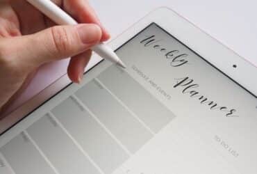 Handgeschreven notities maken op een tablet met stylus
