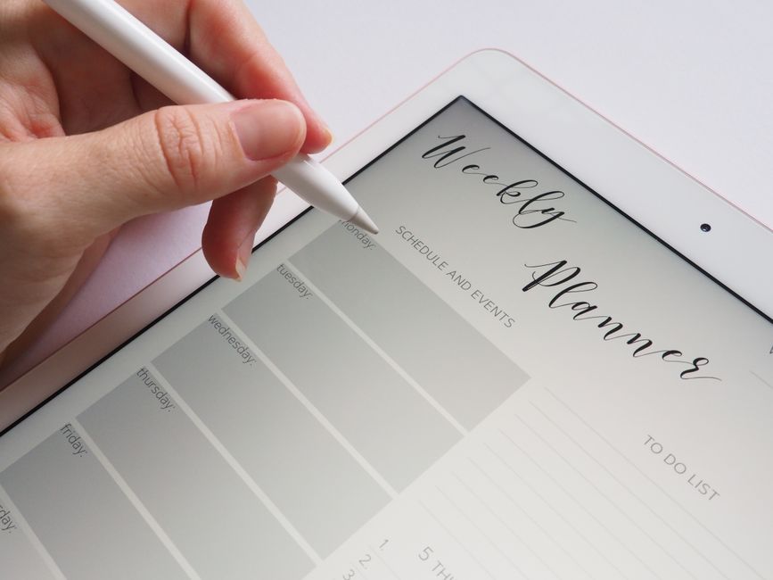 Handgeschreven notities maken op een tablet met stylus